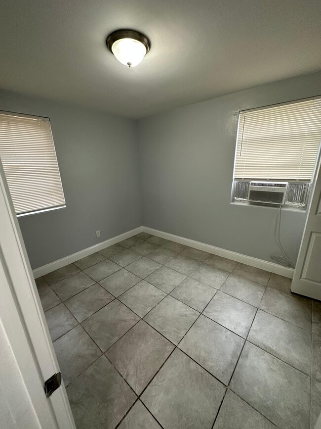 Photo - 2004 Palafox St