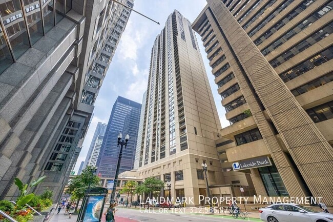 Building Photo - 200 N Dearborn St Unit 3201
