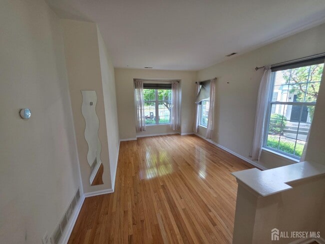 Photo - 1301 Dahlia Cir