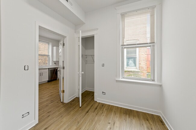 Photo - 1349 W Taylor St Unit 2F
