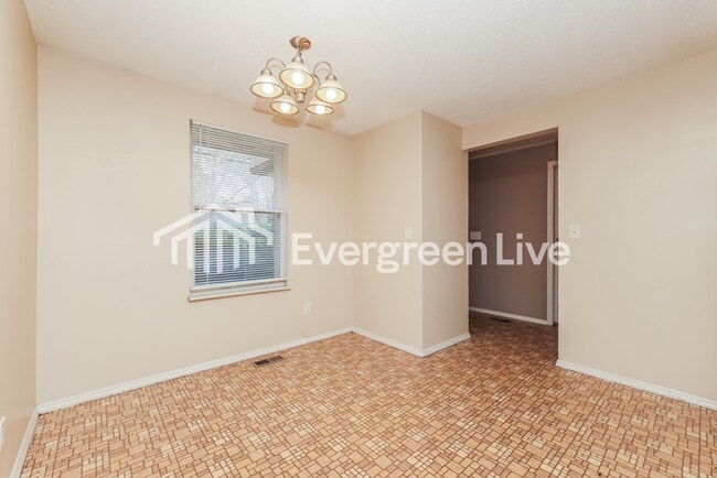 Photo - 4724 Stonehedge St