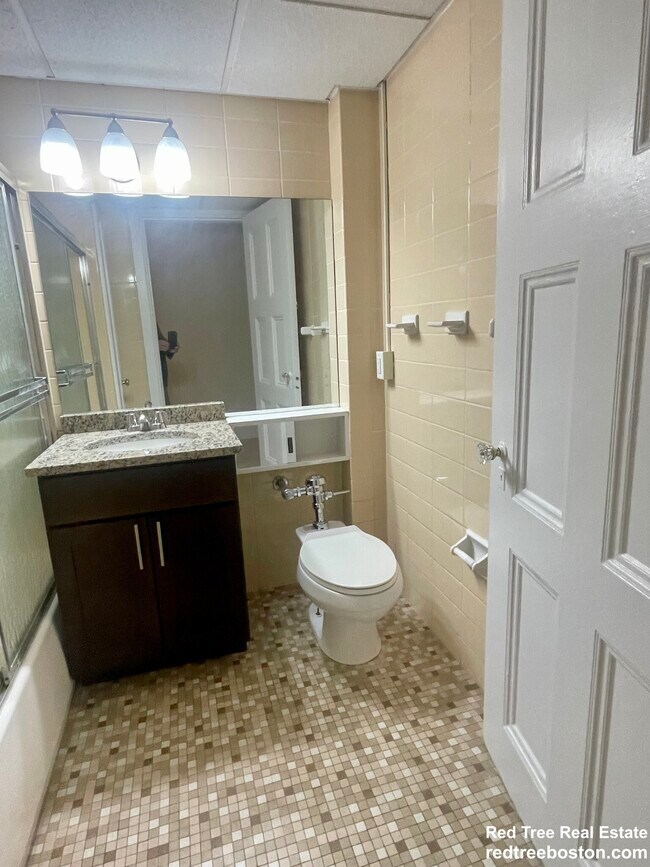 Photo - 62 Boylston St Unidad 519