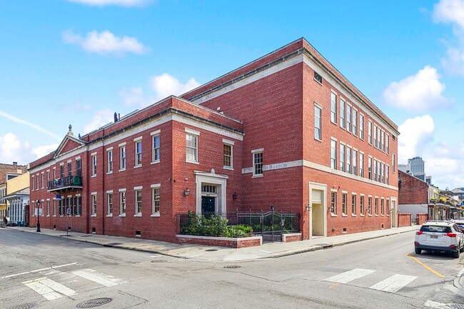 Photo - The Academy Luxury Apartments and Townhomes