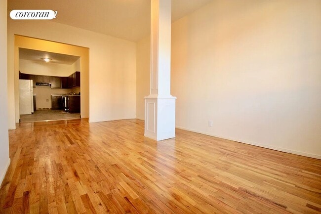 Photo - 272 Willoughby Ave