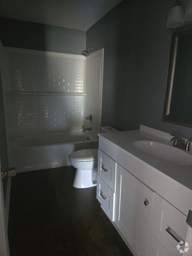 Building Photo - 1914 E 48th St Unit A Rental