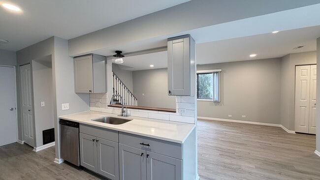 Photo - 721 Sunfish Pt