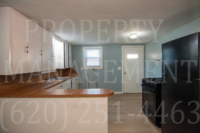 Photo - 2-Bedroom 1 Bath rental in Coffeyville