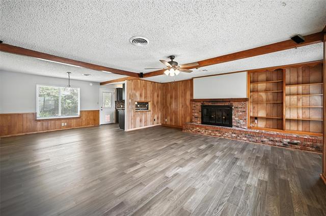 Photo - 302 Young Dr