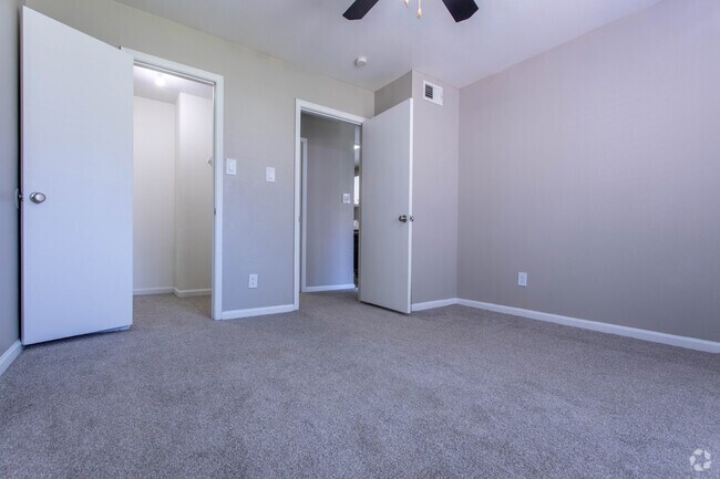 1 BR, 1 BA - 662 SF