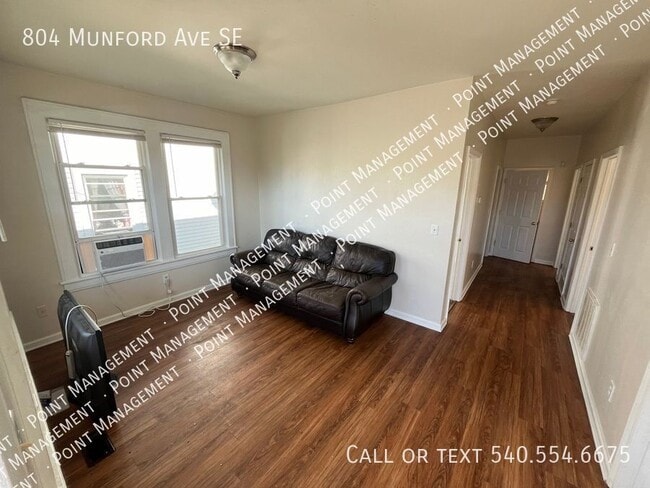 Photo - 804 Munford Ave SE