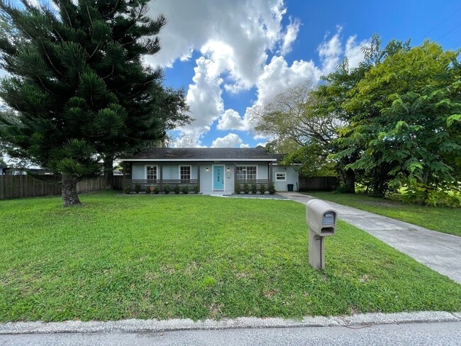 Building Photo - Charming 4BR/2BA Single Family Home in Orlando!!