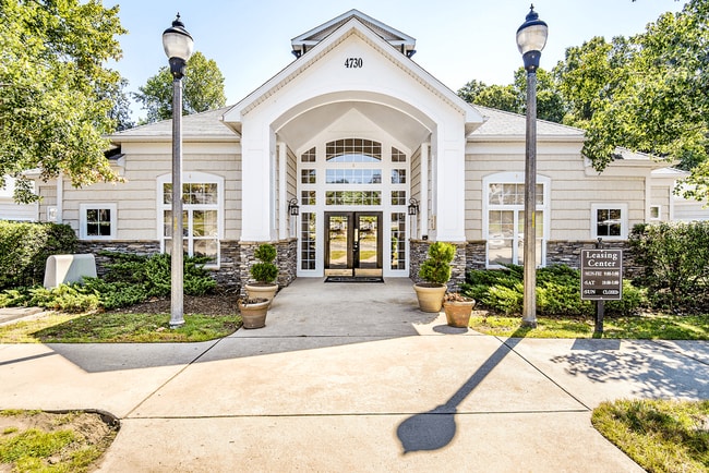 Overlooke at Simms Creek Apartments