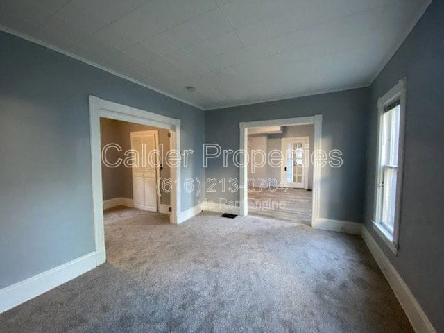Photo - 143 Page St NE
