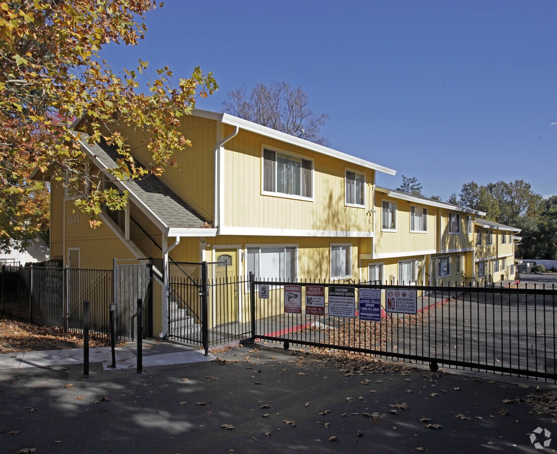 Photo - Walnut Apartments