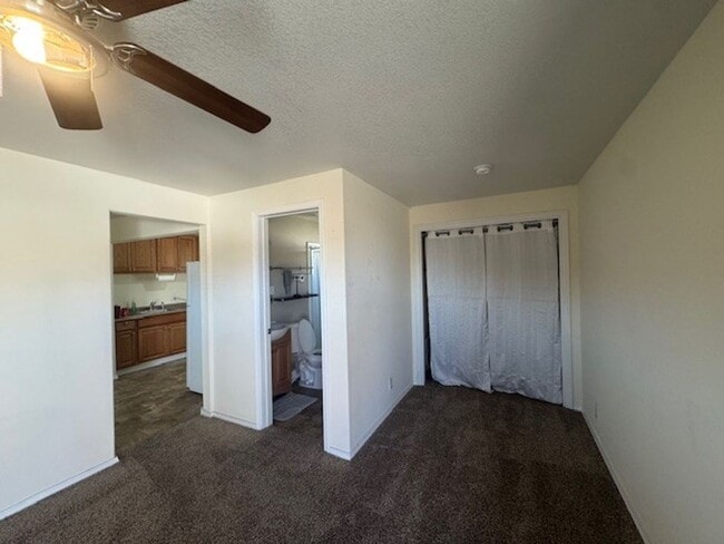 Photo - <B>Dayton Studio All Utilities Included<br><br>