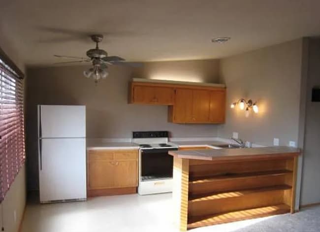 Building Photo - 1020 E Kimberly Ave Unit 1020