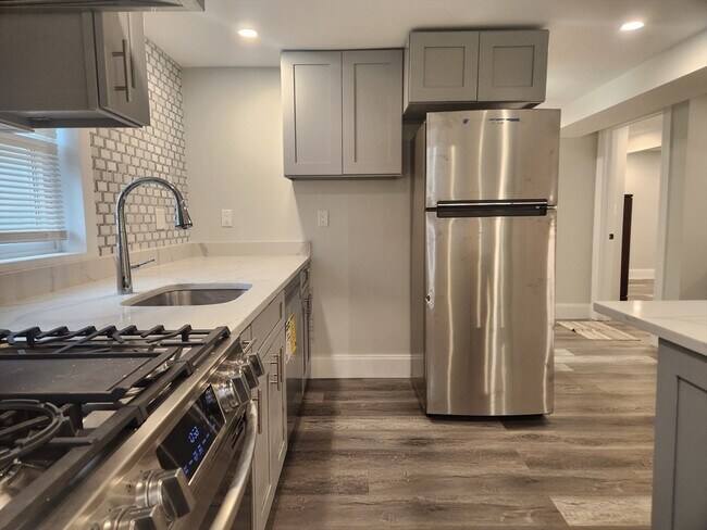 Photo - 150 Centre St Unit 1