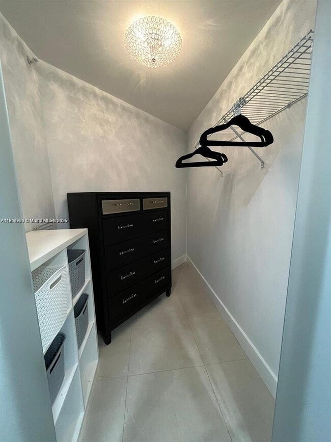 Photo - 1700 NW N River Dr Unit 504