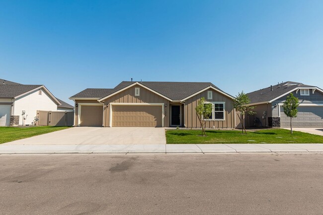 Perfect location for a 4 bed 2 bath with a... - Perfect location for a 4 bed 2 bath with a... House