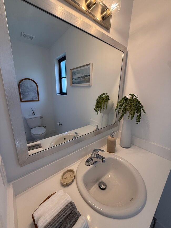 Photo - 400 E 25th St