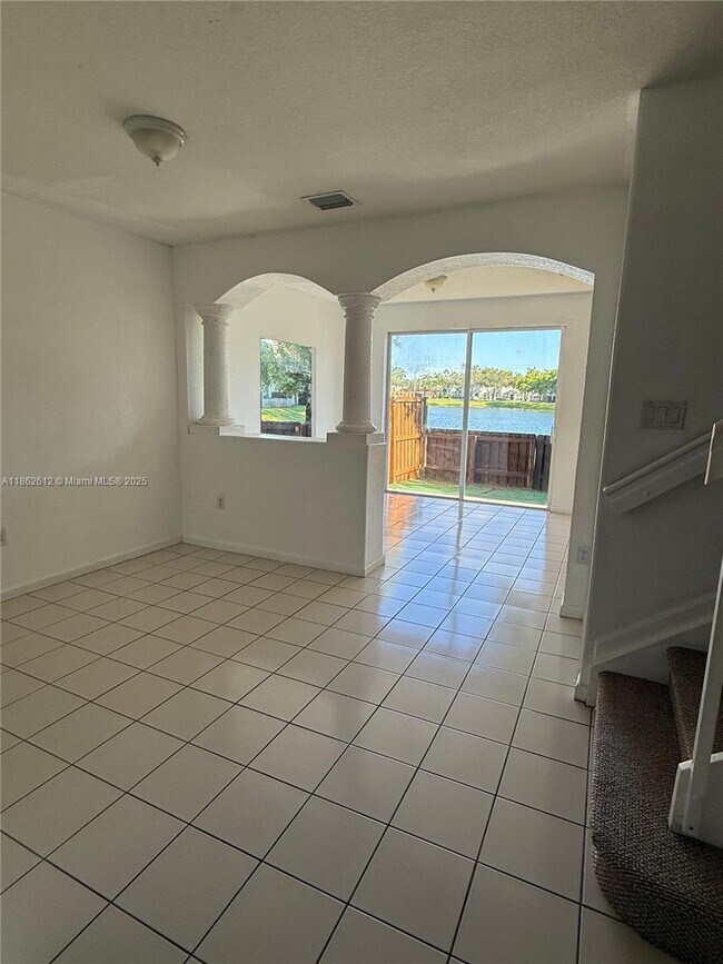 Building Photo - 1416 SE 24th Ct Rental