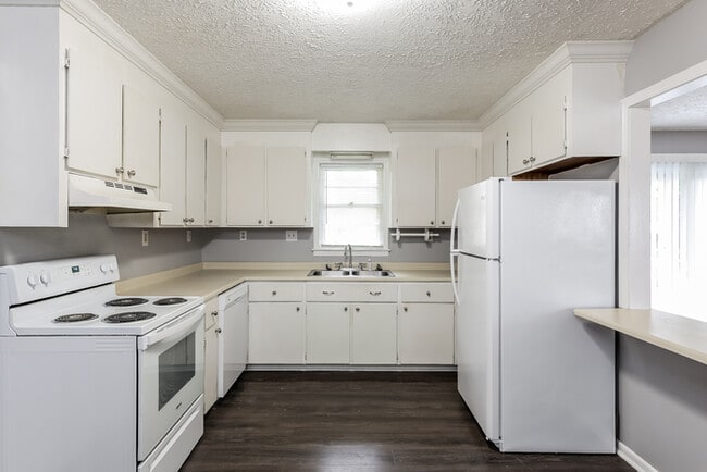 Photo - 202 Evergreen St