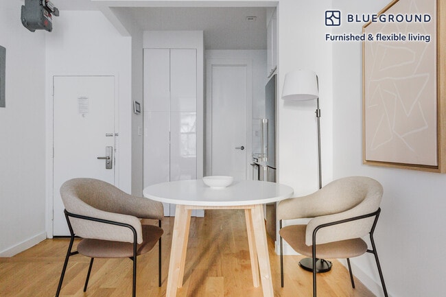 Photo - 137 Thompson St Unidad FL3-ID1589