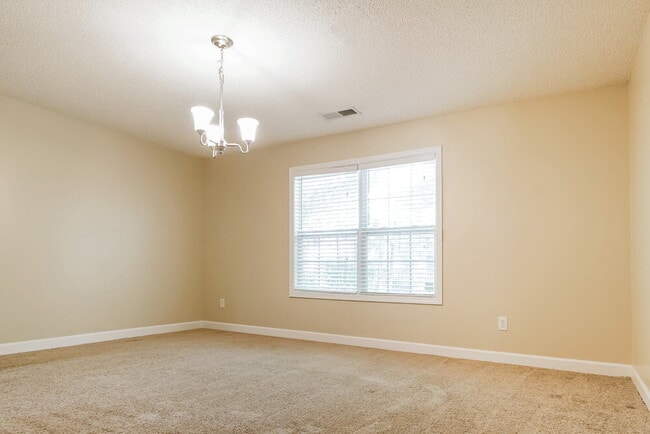 Photo - 5191 Memorial Ln SW