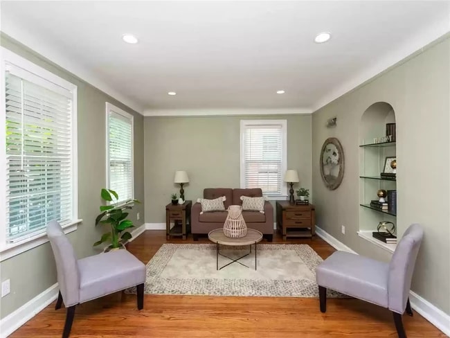 Photo - 8739 White Ave