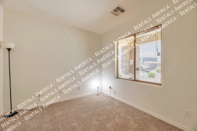 Photo - 1081 W Deoni Trail