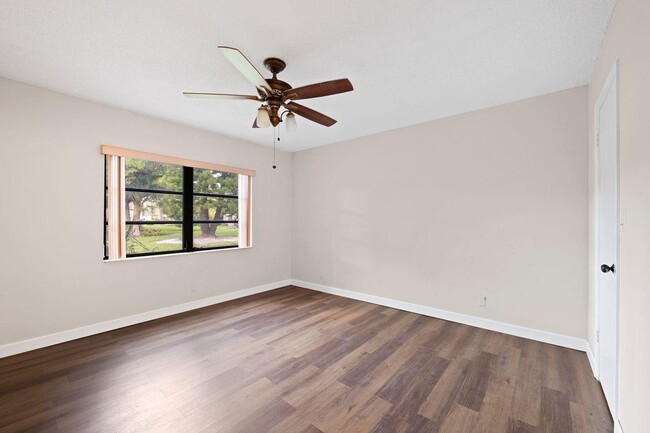 Photo - 3101 Oakland Shores Dr Unit H108