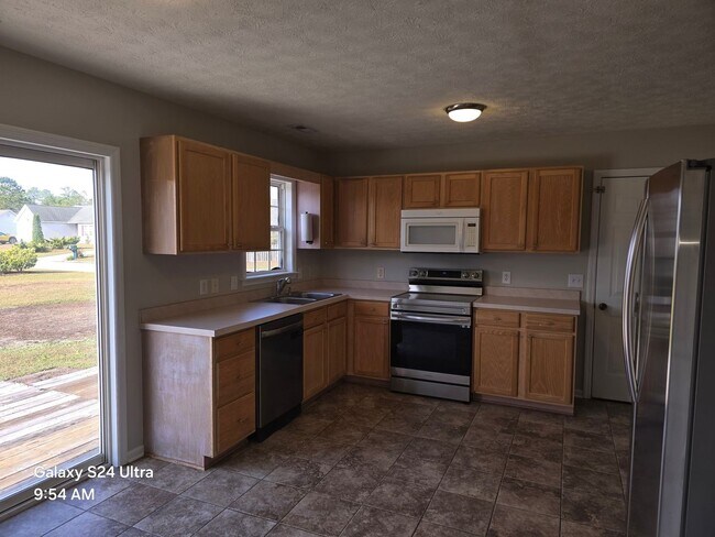 Photo - 3 Bedroom, 2 bath house with a bonus room ...