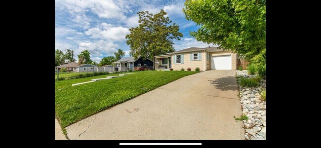 Photo - 71 S Newton St House