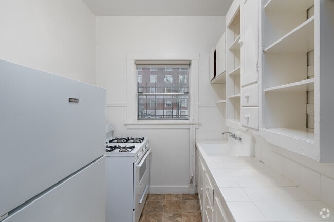 1BR, 1BA - 500SF