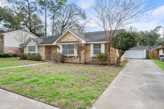 Photo - 1039 Marcella St