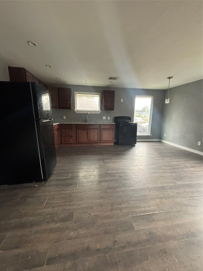 Photo - 1208 Pine St