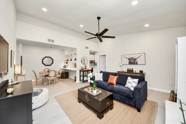 Photo - 2001 Bering Dr Unit 8J