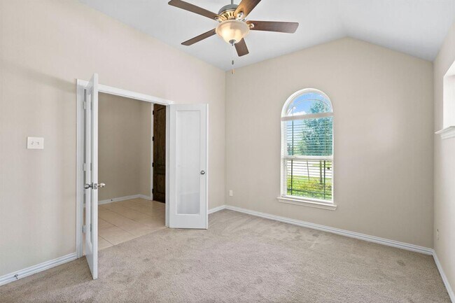 Photo - 22425 Pomina St