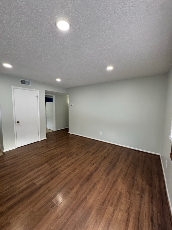 Building Photo - 419 4th Ave E