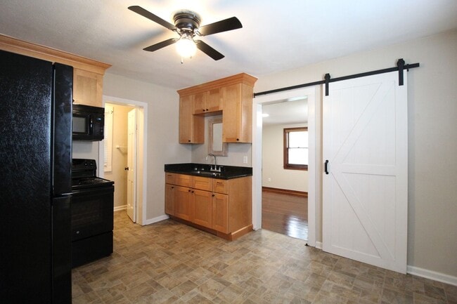 Photo - November Free On This Updated 1 Bedroom 1 ...