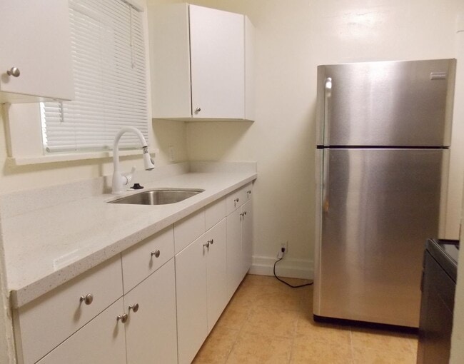 Photo - 856-860 32nd St Unit 858