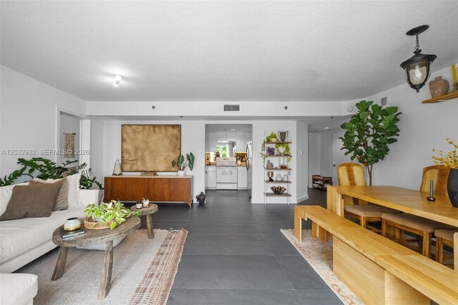 227 Michigan Ave Unit 304