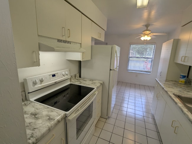 Photo - 3600 SW 23rd St Unit 18