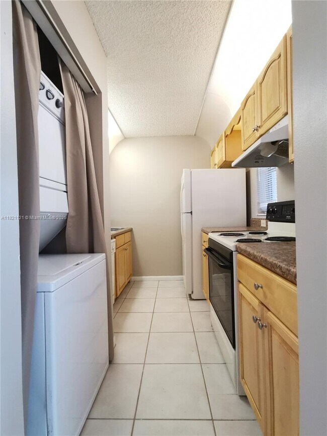Photo - 10179 Twin Lakes Dr Unit 23-K