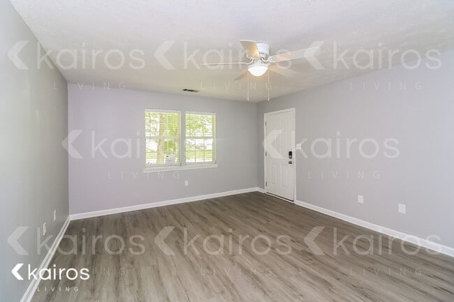 Photo - 300 Beaver Pointe Dr