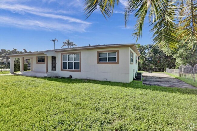 Building Photo - 4 bedroom in North Miami FL 33161 Rental