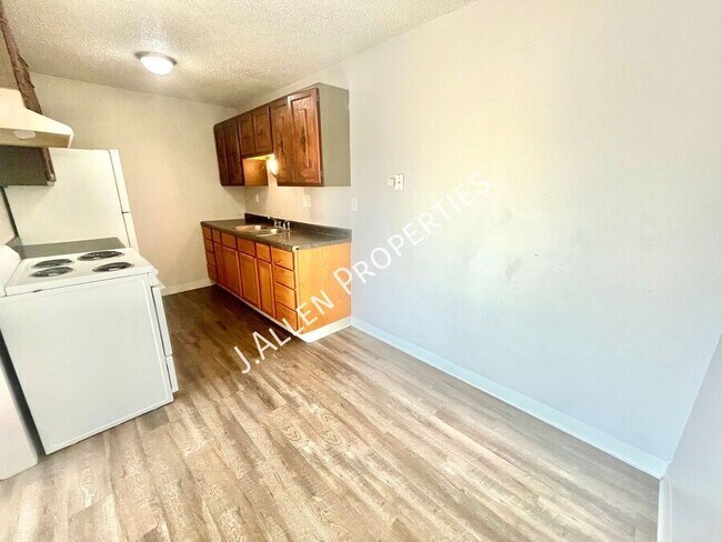 Photo - 1806 Parker Cir Unit H