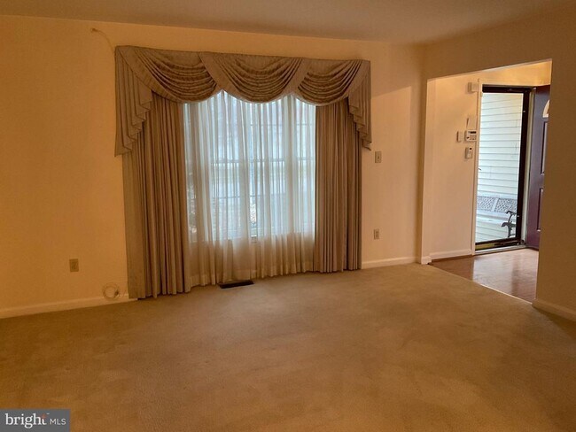 Photo - 6801 Upper Mills Cir