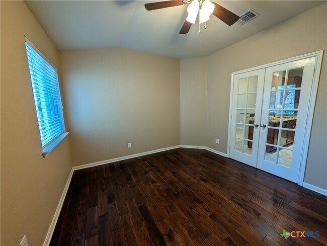 Photo - 1337 Lauren St