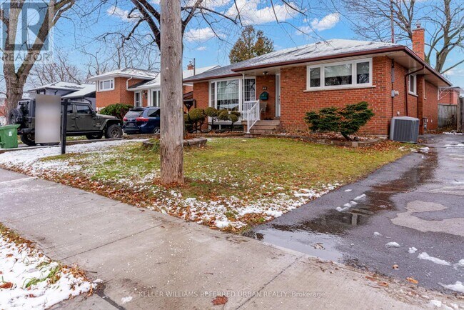 Photo - 44 Shrewsbury Square